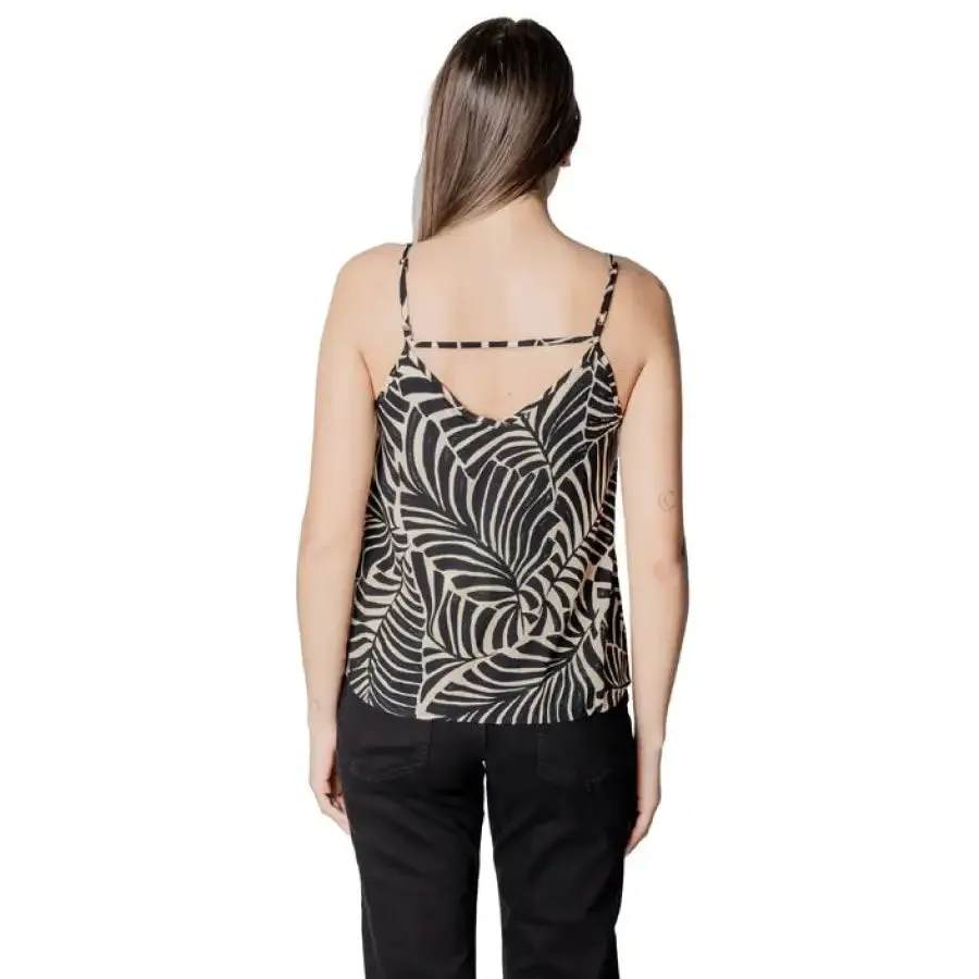 Womens Leaf Patterned Camisole and Black Pants
