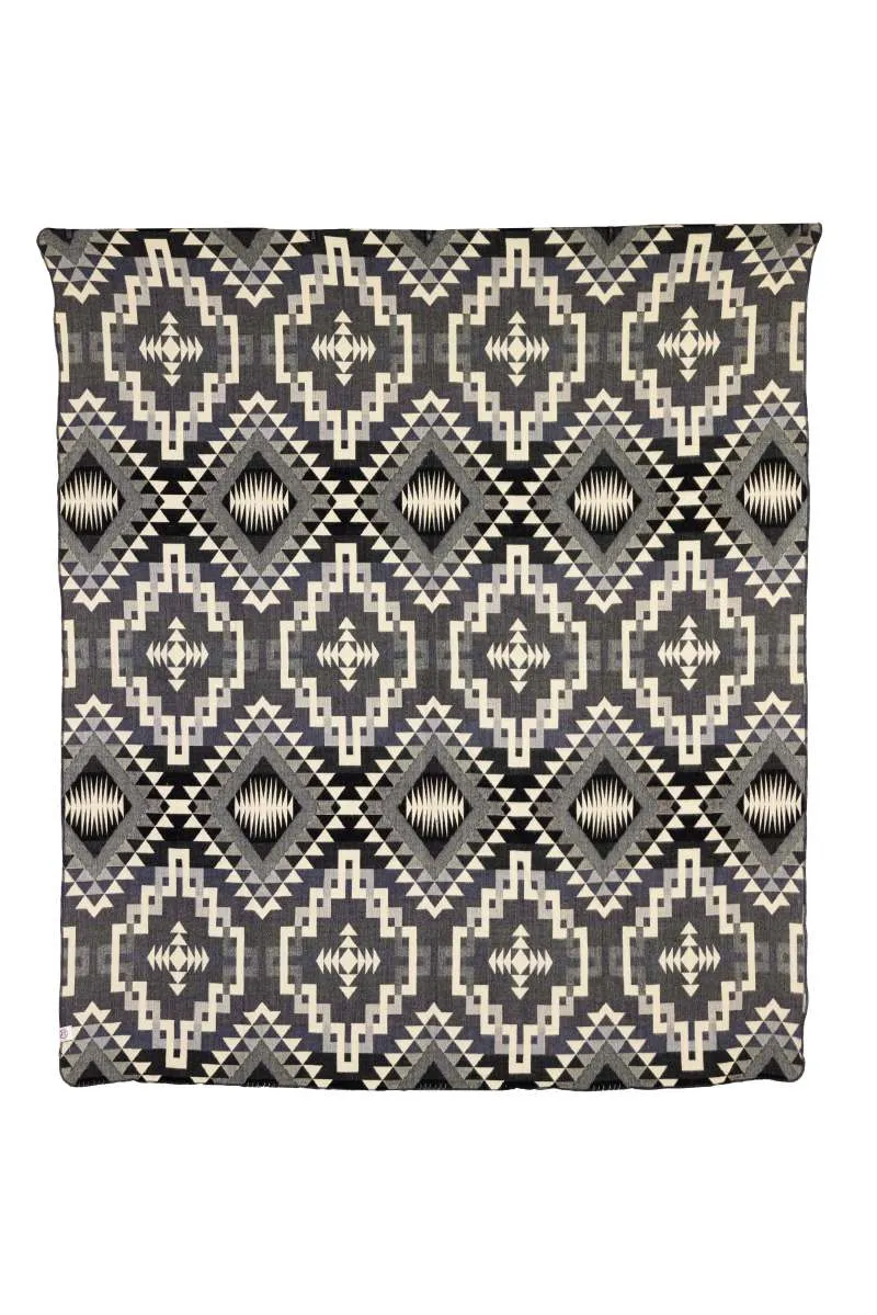 Yachana Collection - Interlocking Lines Gray Black and Cream - Wholesale